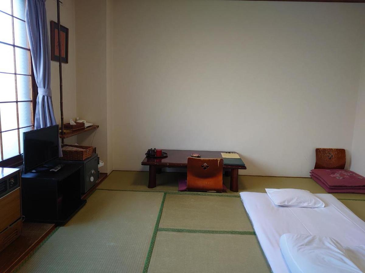 Hotel Izumi Сираои Экстерьер фото
